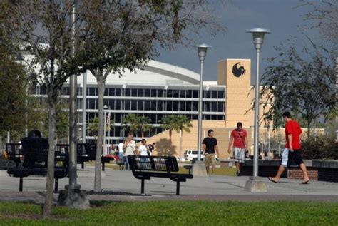 financial aid deadline ucf urges  families  apply university