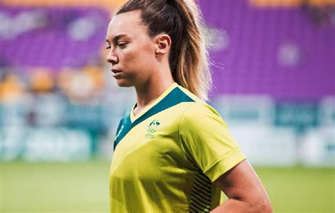 Hot Soccer Girls Mackenzie Arnold Bio Net Worth Sexy Photos