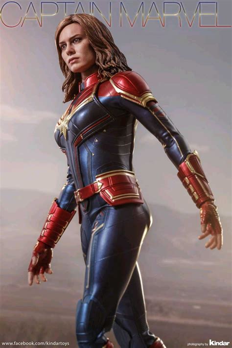 Hot Toys Captain Marvel 1 6 Action Figure Figround