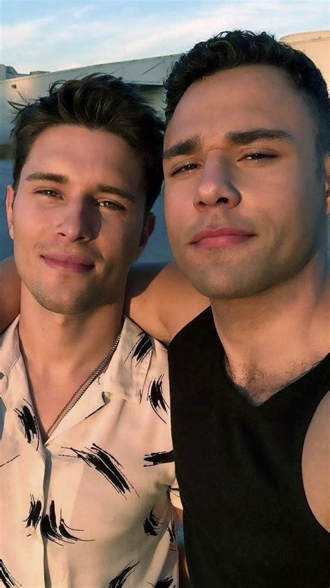 Pin By Julieta Cosme On Tkarlos Cute Gay Couples Pretty Men Celebrities Male