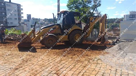 Obras trânsito fica bloqueado entre os Bairros Progresso e Humaitá em