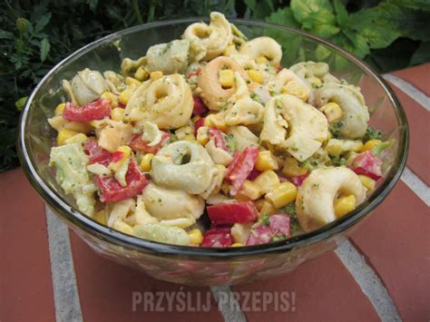 Sałatka z makaronem tortellini przepis PrzyslijPrzepis pl