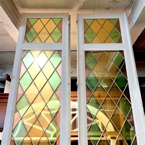 Pair of single doors with colored stained glass 70324 cm Matériaux