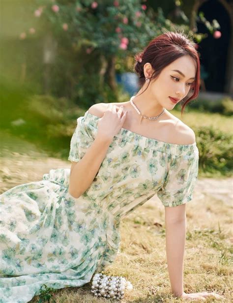 M H A Ti T Hoa L V N L Hot Item M A H