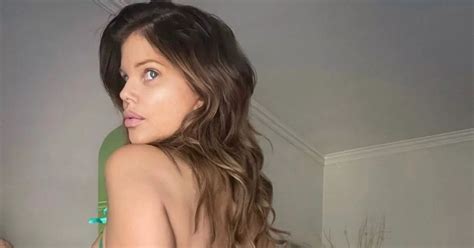 Baywatchs Donna Derrico Strips To Lingerie As She Says Nothing To