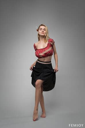 Amateur Girl XL Fd E Porn Pic