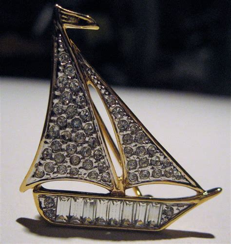 Sold 28 Jan 2018 Attwood Sawyer Yacht Boat Ship Brooch Pin Flower