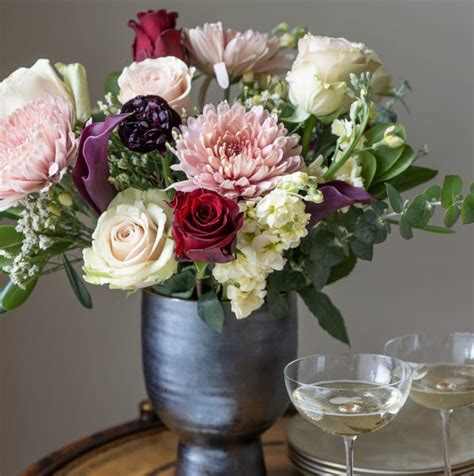 The 10 Best Flower Delivery Services For Luxe Blooms All Year