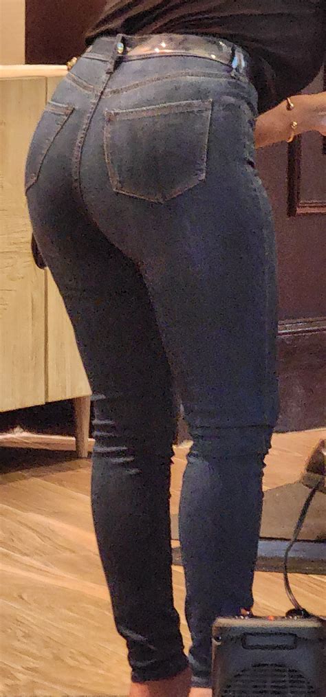MmmBassy Suites Receptionist Ass Tight Jeans Forum