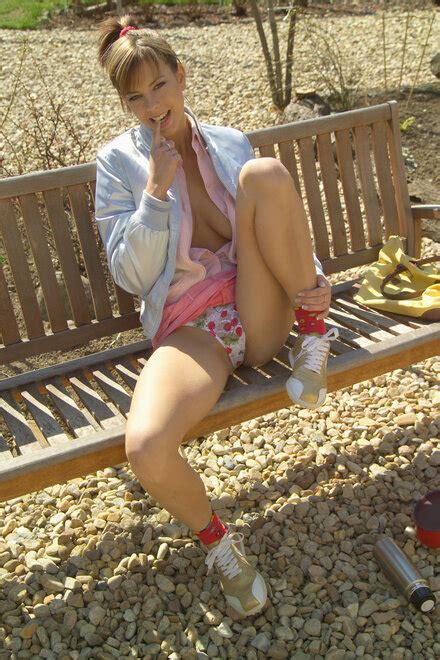 Amateur Girl MF Porn Pic