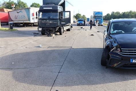 Raststätte Hardtwald Unfall zwischen Auto und Lkw Update