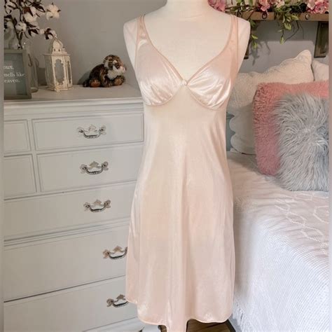 Vassarette Intimates Sleepwear Vintage Full Slip Romantic Nude Beige Womens L