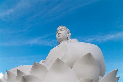 Segunda Estatua De Buda M S Grande Del Mundo Ubicada En Ibiracu En El