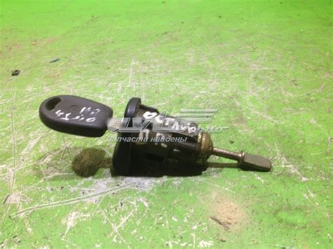 6Y0898167B VAG личинка замка водительской двери