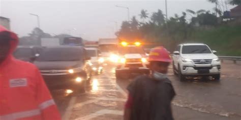 Tol BSD Banjir Lalu Lintas Dari Jakarta Dialihkan Ke Bintaro Merdeka