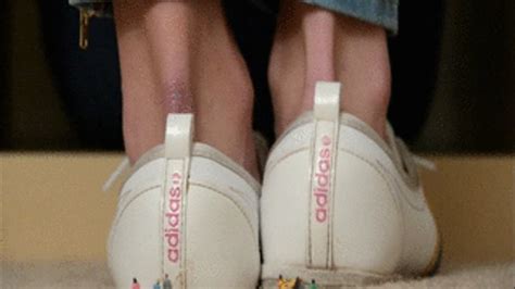 Blonde Exchange Student UNAWARE CRUSH Accidentally Stomps Her TINY CLASS MPG Amateur Soles