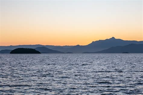 Premium Photo Sunset On The Big Island In Angra Dos Reis In Rio De