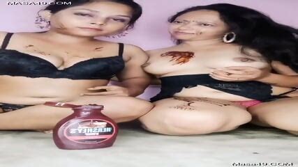 Desi Lesbian Girl Shows Nude Body