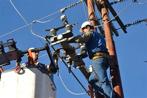 Infraestructura para electrificación aérea subterránea y alumbrado