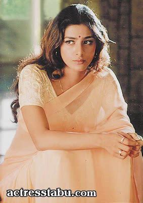 HOT INDIAN ACTRESS BLOG TABU S Some Hot Clevage And Other Shots