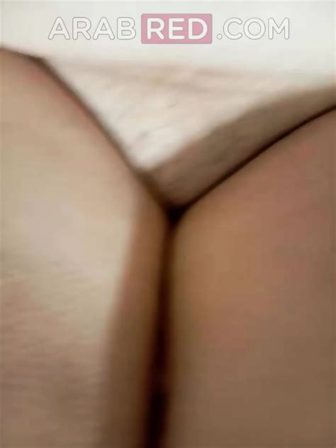 شرموطه عربية مغربية تلعب في كسها الواسع Arab Hijab Maroc Mom Pussy