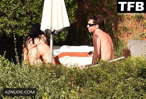 Dua Lipa Sexy Seen Showing Off Her Hot Ass Wearing A Bikini In