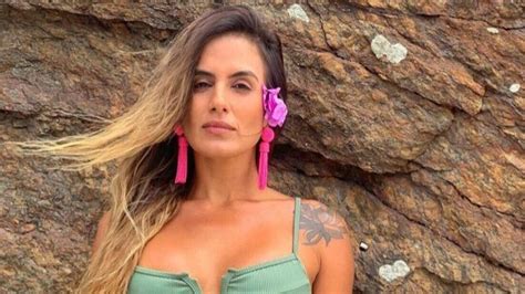 Carol Peixinho Surge Deslumbrante Em Casamento Da Ex Bbb Isabella Cecchi