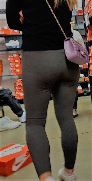 Blonde In Gray Leggings Spandex Leggings Yoga Pants Forum