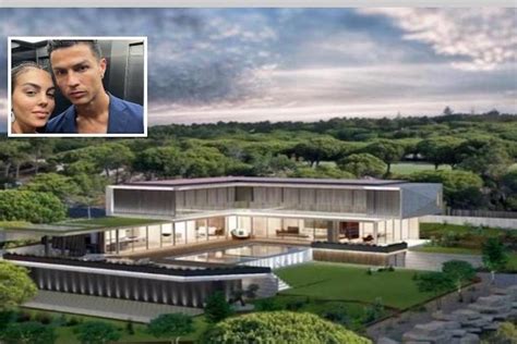 Cristiano Ronaldo e la sua villa in Portogallo: raddoppiano i costi