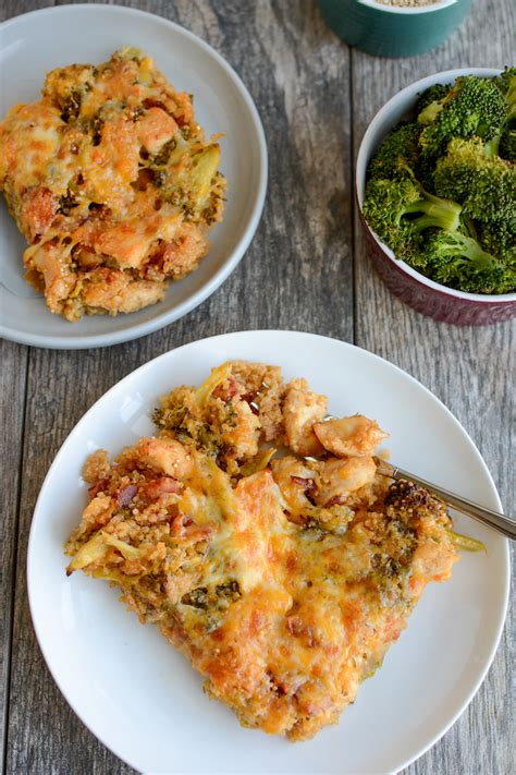 Broccoli Chicken Quinoa Casserole | Perfect for food prep!