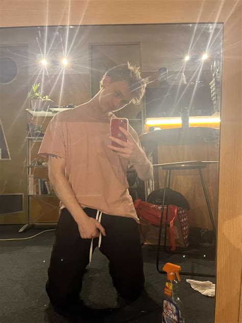 Having Fun Here Nudes Gaybrosgonemild Nude Pics Org