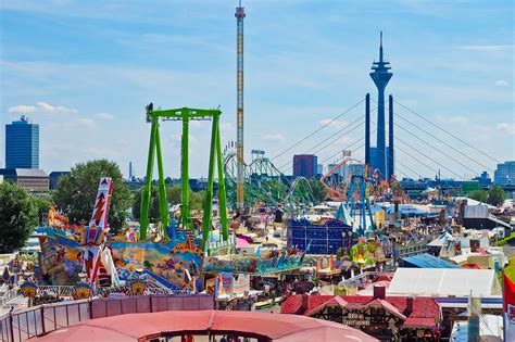 【2024】デュッセルドルフのkirmes・キルメス｜夏の最大イベント移動遊園地 ドイツおでかけ情報サイト