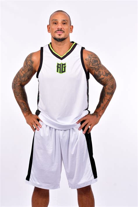 Alex Garcia é homenageado com linha de produtos na Loja NBB – Liga