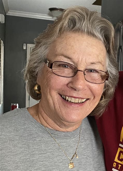 Nancy R. Edwards | Hamiltons Funeral Home