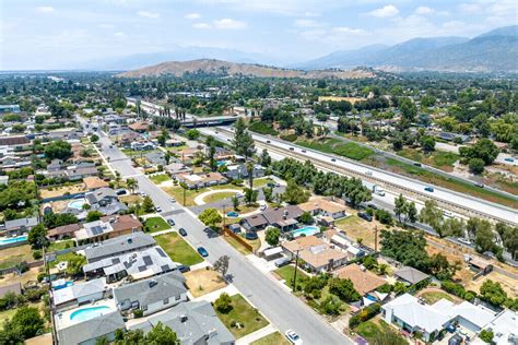 valencia schools demographics    homescom