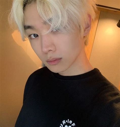 DEMIAN 데미안 Демиан | Korean artist, Beautiful boys, Pretty people