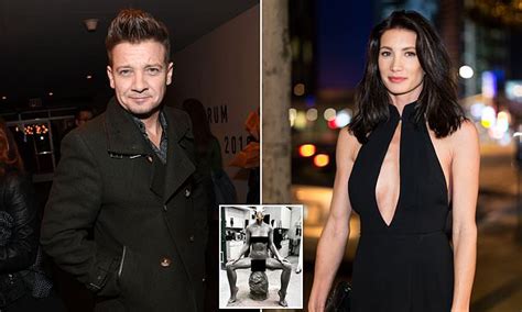 Jeremy Renner Claims Ex Sent Naked Photos Of Him To Custody Evaluator Daily Mail Online