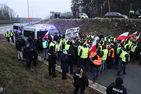 Na Drodze S Zako Czy Si Protest Rolnik W Wydarzenia W Interia Pl