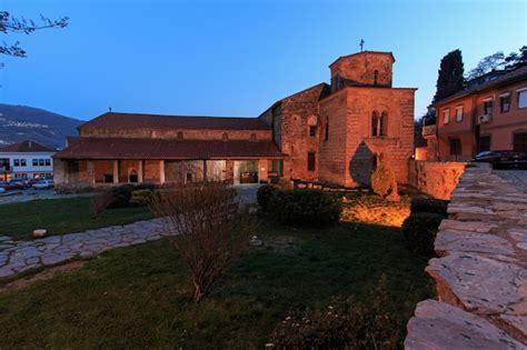 Premium Photo Orthodox Church At Dusk