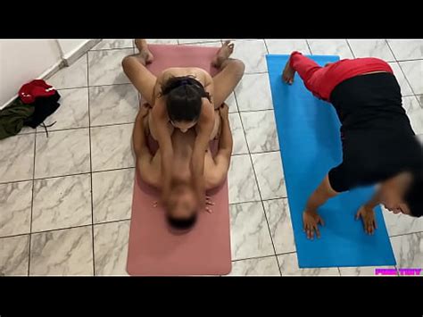 El Entrenador Me Metio Mano Al Lado De Mi Novio Y Me Excito Yo Creo Que Mi Novio T Xvideos