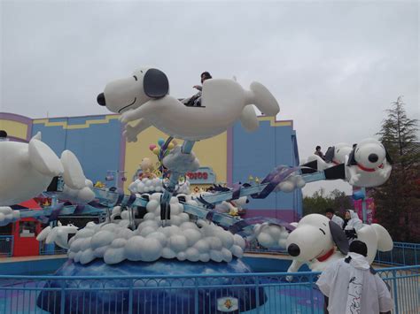 Universal Studios Japan - Flying Snoopy