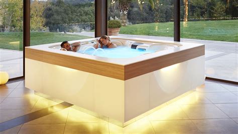 Luxury Spa With Hot Tub At Lindy Rossi Blog