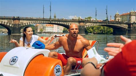 Hunt K Curvy Chick With Juicy Tits Has Sex With Stranger XHamster