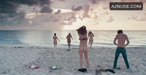 Sari Velar Nude Aznude