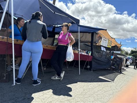 Latina Milf With A Huge Ass Blue Leggings Spandex Leggings Yoga Pants Forum