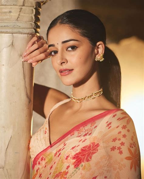 Ananya Pandey HOT Saree Look The Dream Girl 2 Actress Flaunts Her Curves In Sexy Saree