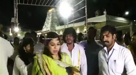 Shah Rukh Khan Seeks Blessings In Tirupati With Daughter Suhana Ahead