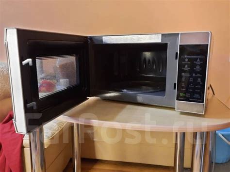 Продам микроволновую печь LG - Микроволновые печи во Владивостоке