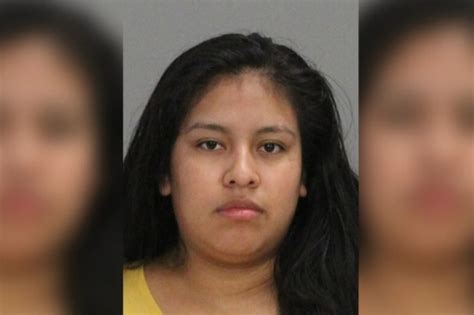 Texas Niñera latina es acusada de lanzar a bebé contra la pared el menor está en estado