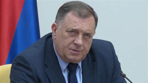 dodik sparks fierce reactions   denial    siege  sarajevo
